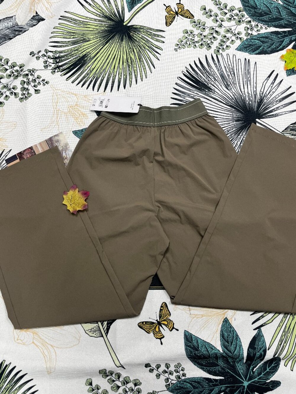 🥰Alo Yoga Suit Up Trousers Olive (Regular Limited) Brand new with tags - Picture 3 of 7
